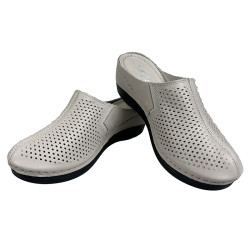 Klapki damskie na koturnie skórzane szare T.Sokolski L26-164