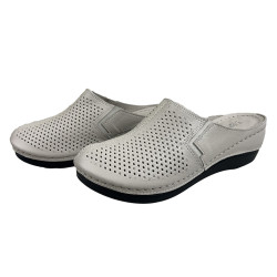 Klapki damskie na koturnie skórzane szare T.Sokolski L26-164