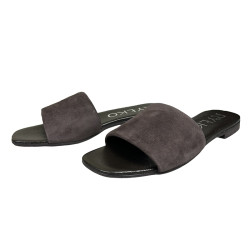 Brązowe damskie klapki na płaskim spodzie RYŁKO 0AGH2