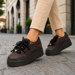 CHEBELLO 5191 – modne sneakersy damskie z naturalnej skóry nubukowej na platformie